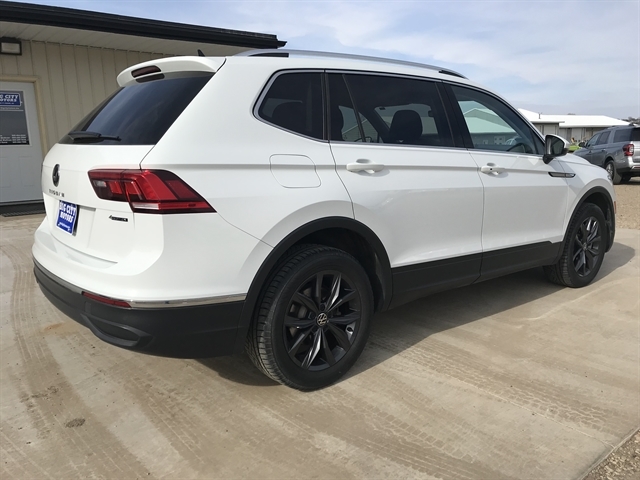 2024 Volkswagen Tiguan 2.0T SE 4Motion's photo