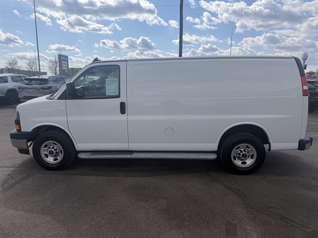 2021 GMC Savana 2500's photo
