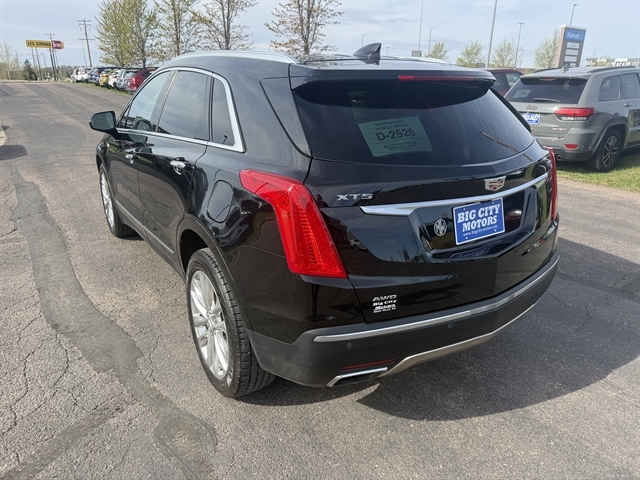 2017 Cadillac XT5 AWD Platinum's photo