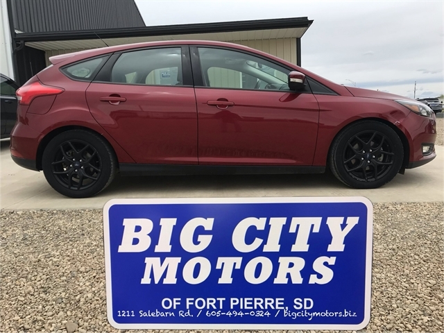 2016 Ford Focus 5 Door Hatch SE's photo