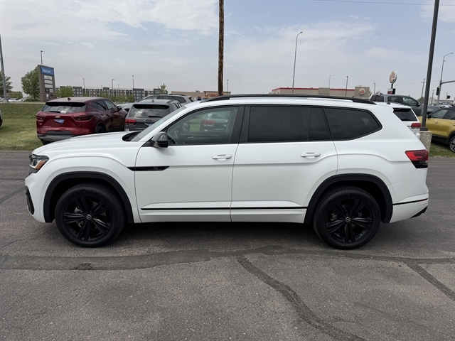 2022 Volkswagen Atlas 3.6L SEL R-Line Black 4MOTION's photo