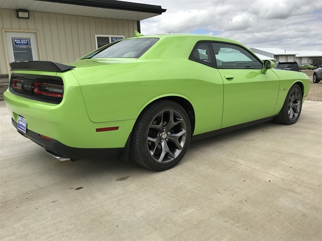 2015 Dodge Challenger R/T Plus's photo