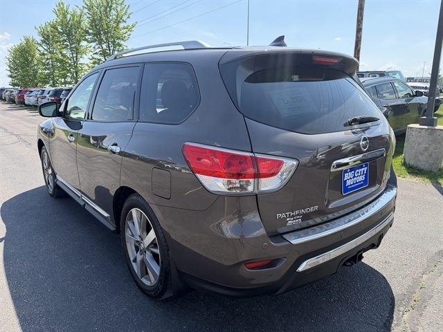 2015 Nissan Pathfinder Platinum 4WD's photo