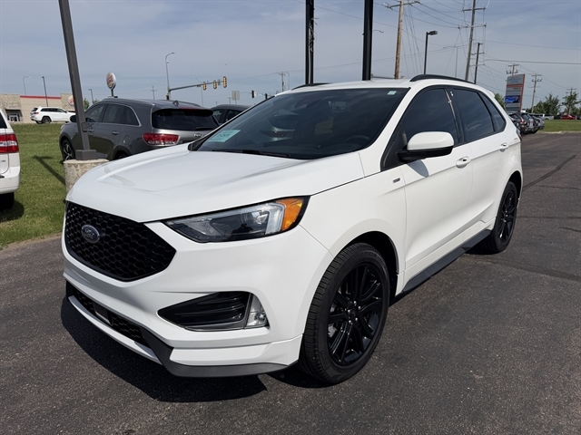 2024 Ford Edge ST-Line AWD's photo