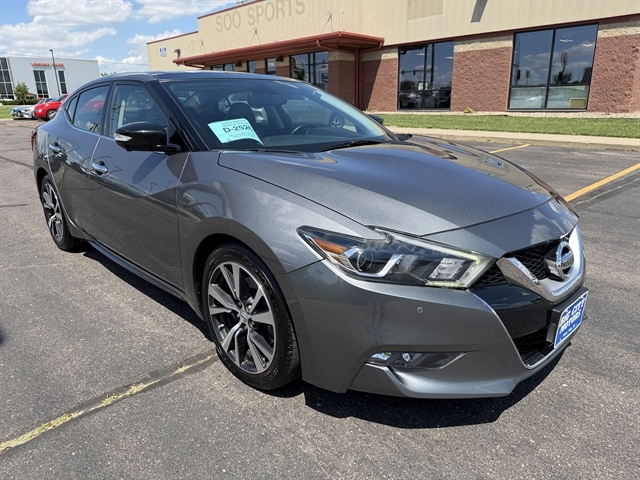 2017 Nissan Maxima Platinum's photo