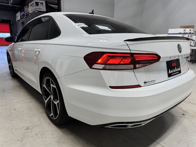 2021 Volkswagen Passat 2.0T R-Line photo 3