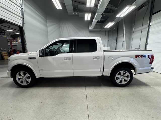 2016 Ford F-150 Platinum photo 4