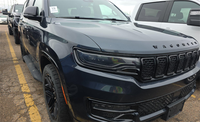 2023 Jeep Wagoneer Series II Carbide's photo
