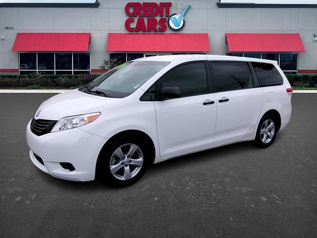 2014 TOYOTA SIENNA