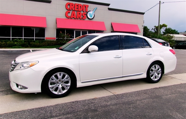 2012 TOYOTA AVALON