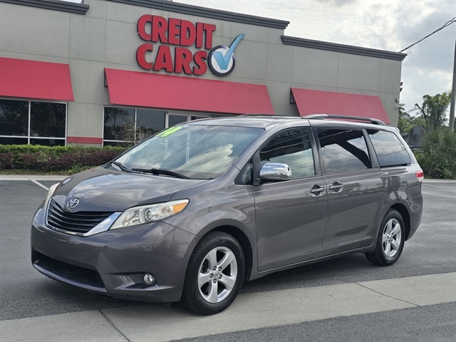 2014 TOYOTA SIENNA