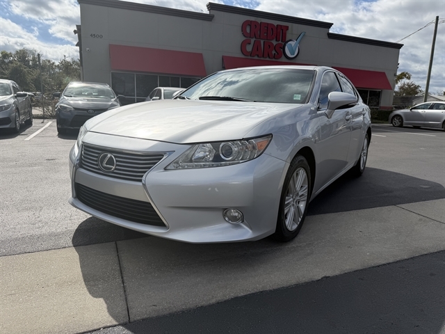 2015 Lexus ES 350's photo