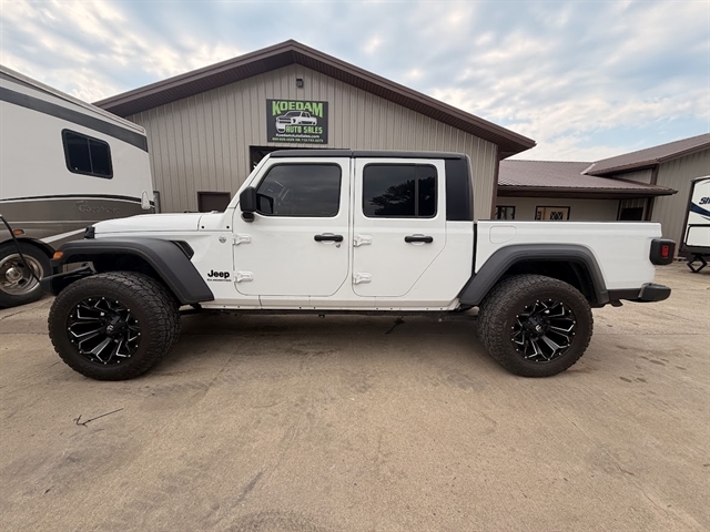 2020 Jeep Gladiator Sport S's photo