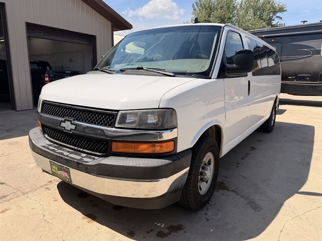2017 Chevrolet Express 3500 LS Extended's photo