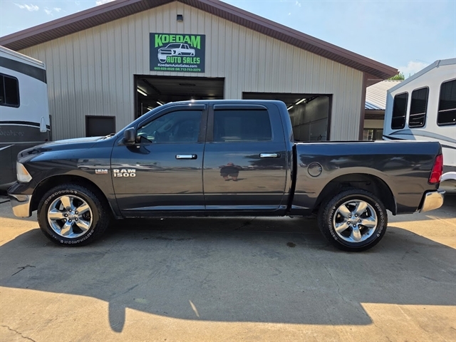 2015 RAM 1500 Big Horn/Lone Star 4x4 Crew Cab's photo