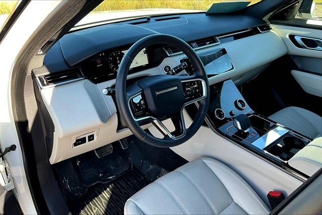 2023 Land Rover Range Rover Velar R-Dynamic S photo 17