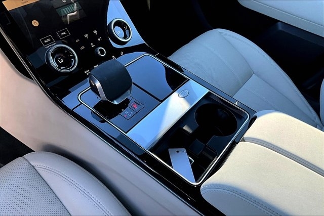 2023 Land Rover Range Rover Velar R-Dynamic S photo 18