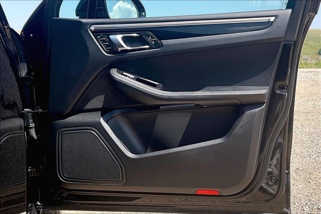 2024 Porsche Macan Base - Photo 28