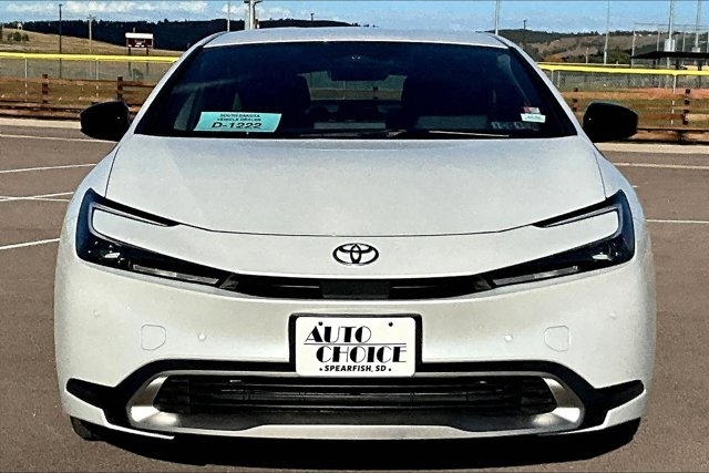 2024 Toyota Prius Prime SE photo 2