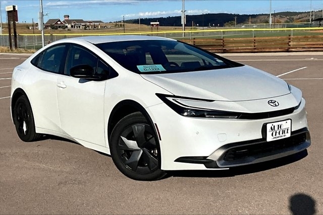 2024 Toyota Prius Prime SE photo 3