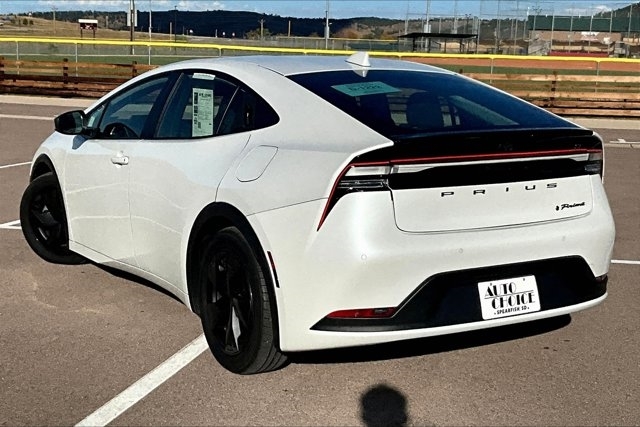 2024 Toyota Prius Prime SE photo 4