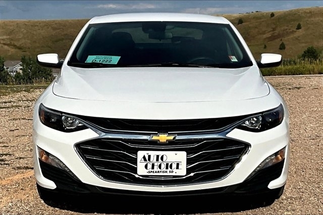 2024 Chevrolet Malibu 1LT photo 2