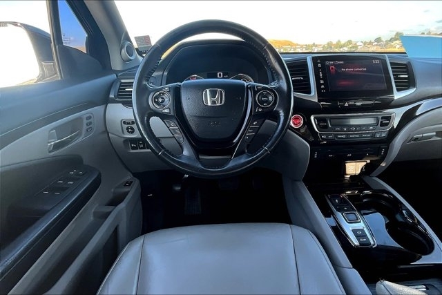 2017 Honda Pilot Touring photo 8