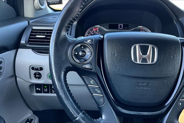 2017 Honda Pilot Touring photo 11