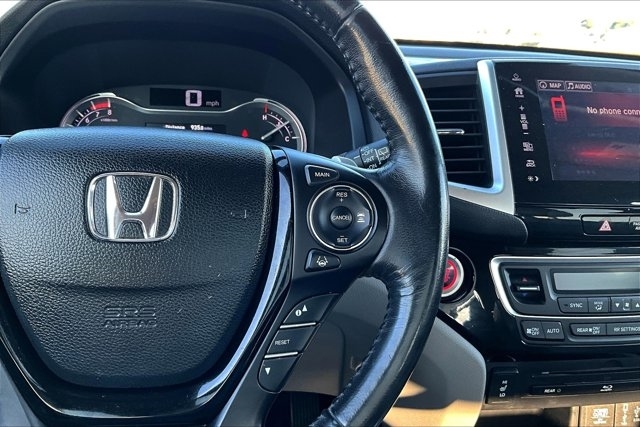 2017 Honda Pilot Touring photo 12