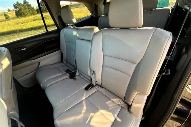2017 Honda Pilot Touring photo 21