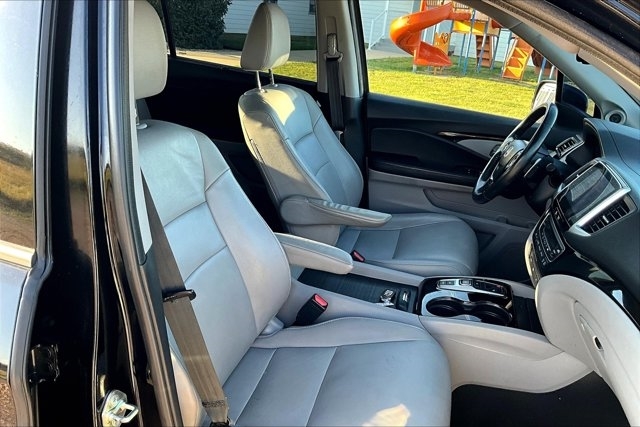 2017 Honda Pilot Touring photo 27