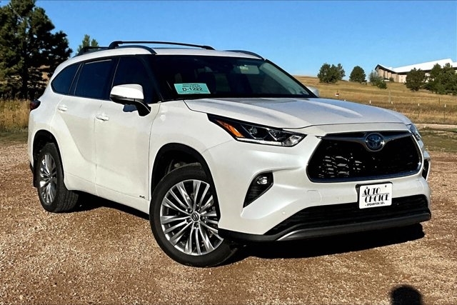 2023 Toyota Highlander Hybrid Platinum photo 3