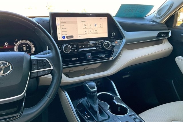 2023 Toyota Highlander Hybrid Platinum photo 9