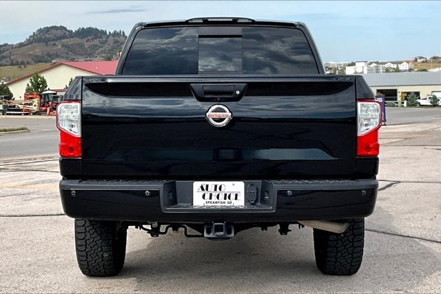 2017 Nissan Titan SL PRO-4X photo 6