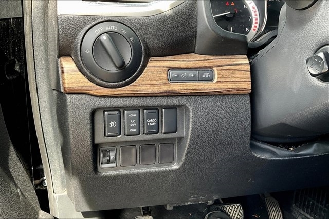 2017 Nissan Titan SL PRO-4X photo 15