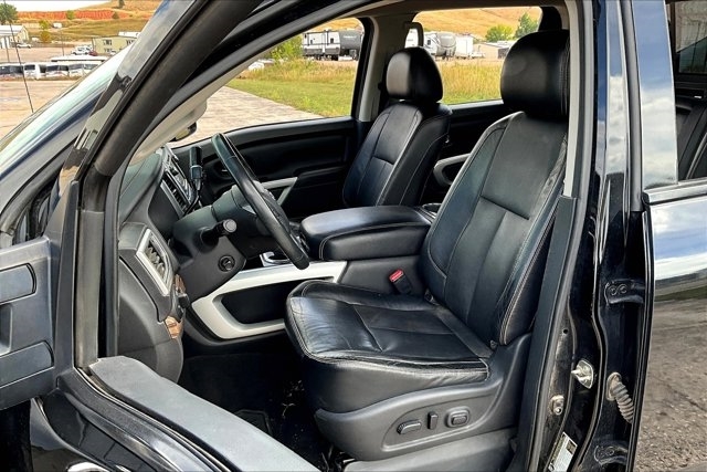 2017 Nissan Titan SL PRO-4X photo 19