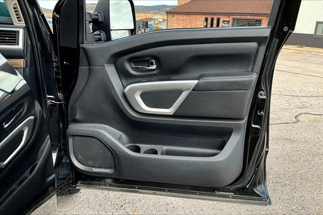 2017 Nissan Titan SL PRO-4X photo 26