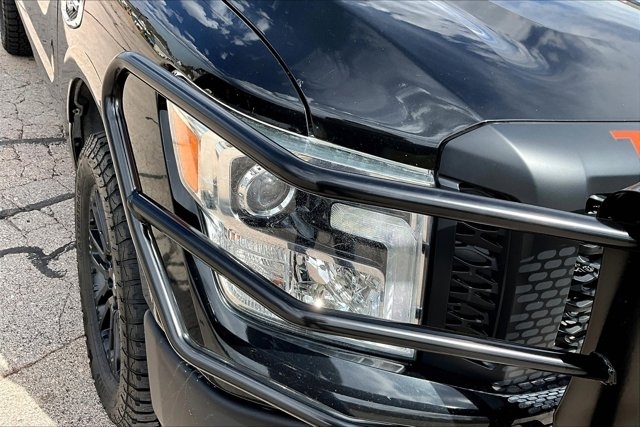 2017 Nissan Titan SL PRO-4X photo 28