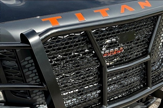 2017 Nissan Titan SL PRO-4X photo 29