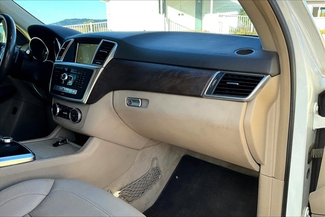 2013 Mercedes Benz ML 350 photo 22