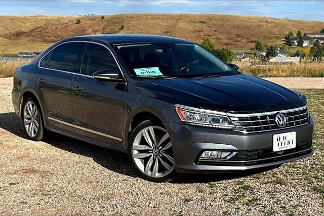 2017 Volkswagen Passat SE photo 3