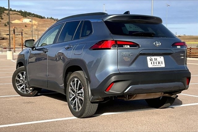 2025 Toyota Corolla Cross XLE photo 4