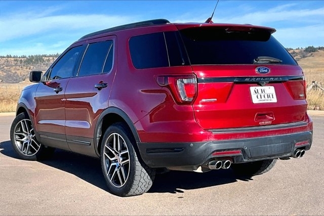 2019 Ford Explorer Sport photo 4
