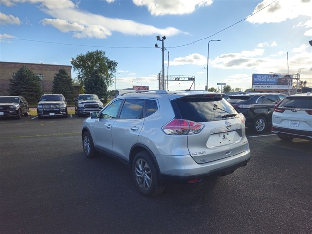 2015 Nissan Rogue S photo 3