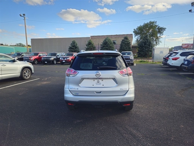 2015 Nissan Rogue S photo 4
