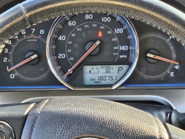 2015 Toyota RAV4 Limited - Photo 2