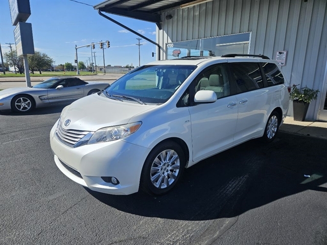 2016 TOYOTA SIENNA