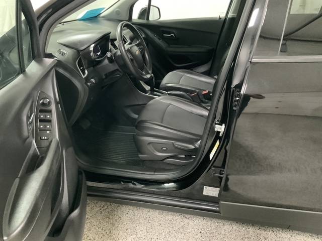 2021 Chevrolet Trax LT photo 14