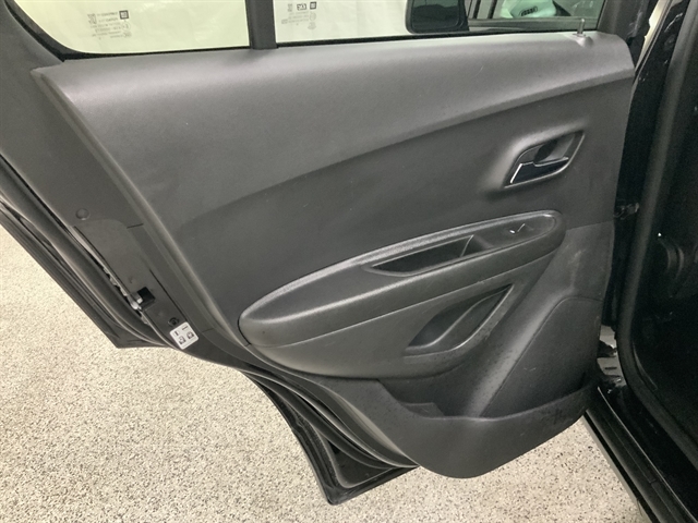 2021 Chevrolet Trax LT photo 17
