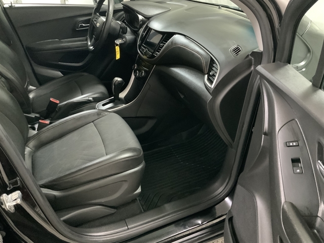 2021 Chevrolet Trax LT photo 19